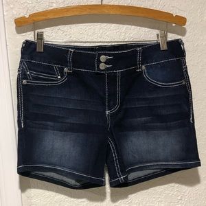 Vanity women’s size 27 jean shorts.